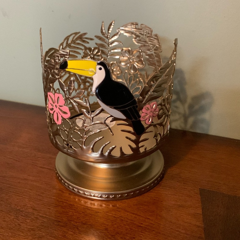 New Bath & Body Works three wick candle holder